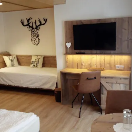 Brockenhexe Mit Restaurant & Cafe ゲストハウス 3*