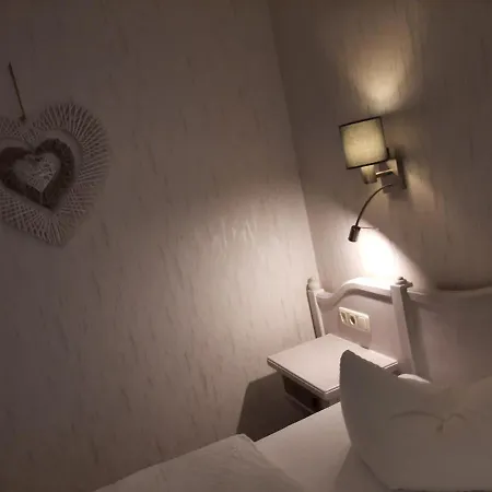 Brockenhexe Mit Restaurant & Cafe בית הארחה