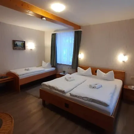 Brockenhexe Mit Restaurant & Cafe בית הארחה