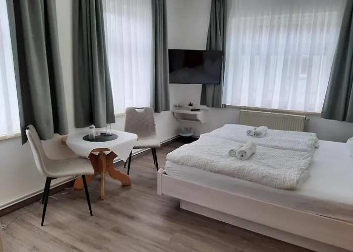 Brockenhexe Mit Restaurant & Cafe Гостевой дом 3*